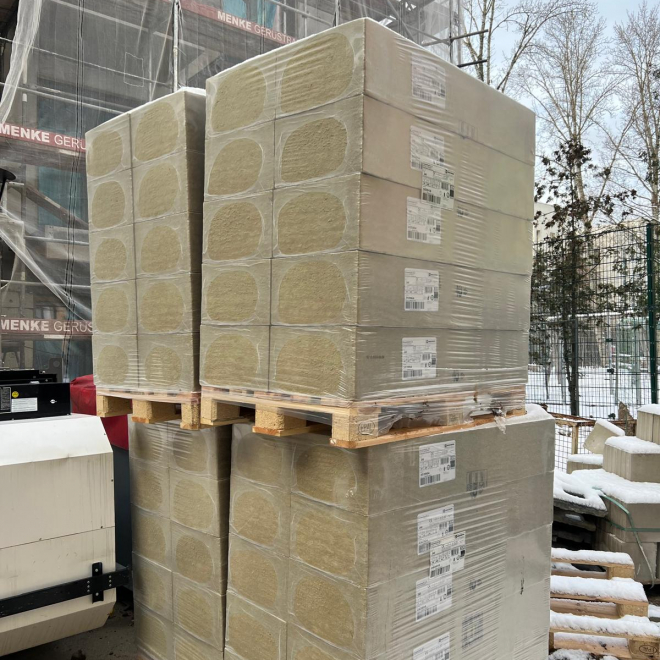 Rockwool Coverrock X2 240 mm auf Paletten